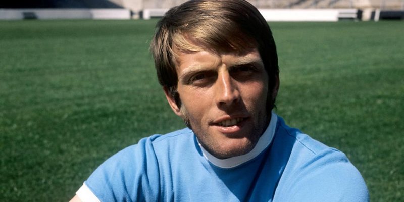 Man City: Biểu tượng mới của bóng đá thành Manchester 3 Alan Oakes là cái tên trung thành với màu áo xanh da trời nhất khi ra sân 676 lần