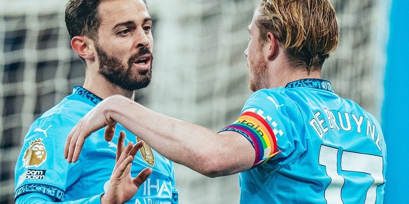 Man City: Biểu tượng mới của bóng đá thành Manchester 1 Man City đã thay thế người hàng xóm ồn ào thống trị bóng đá Anh những năm gân đây