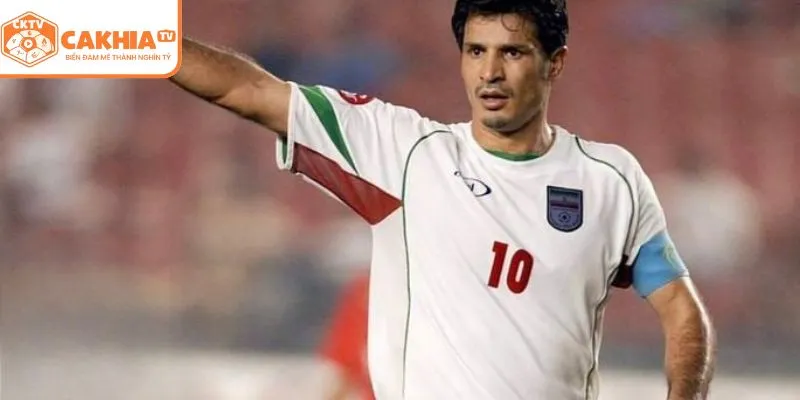 Ali Daei Kỷ Lục Ghi Bàn IRAN - Sử Thi Chân Sút Phi Thường 2 Phong cách đá bóng của Ali Daei lập kỷ lục ở Iran